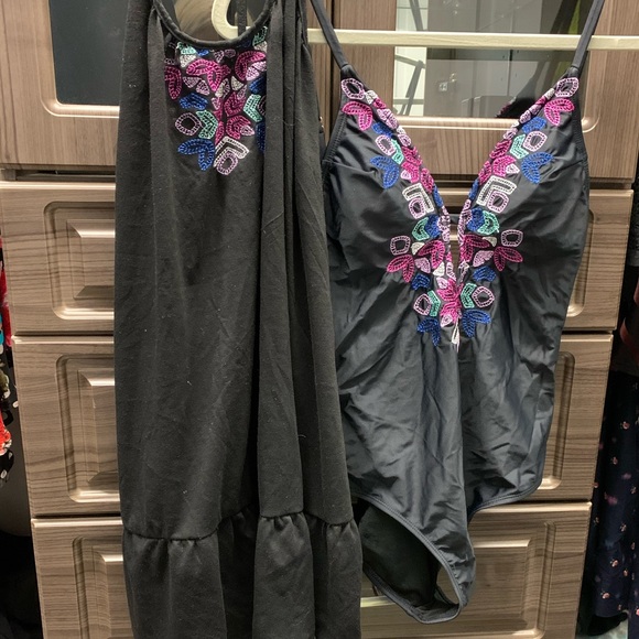 Design Lab Black One Piece with colorful inlay - Picture 6 of 7